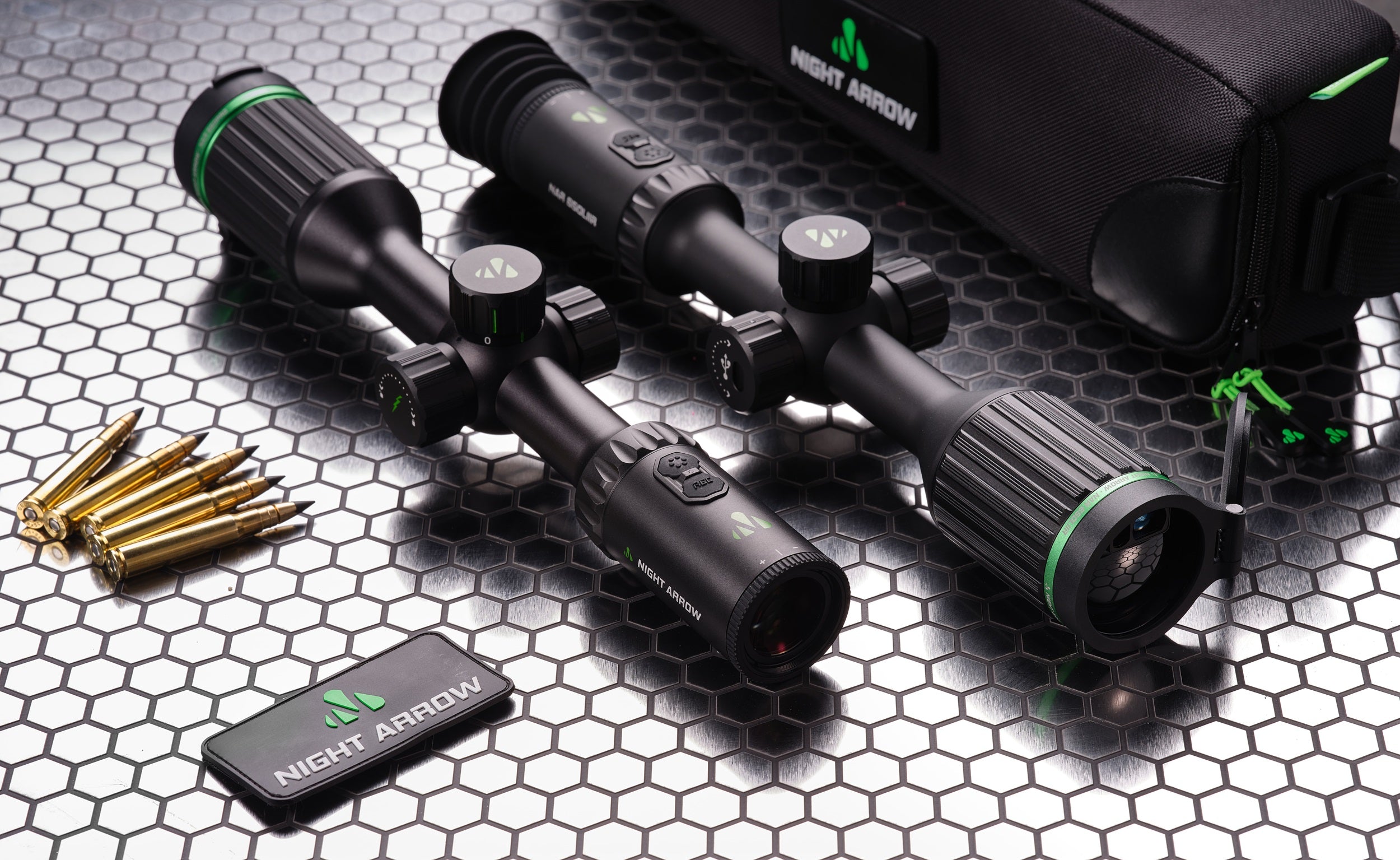 Conotech Night Arrow 350LIIR mit integrierten Entfernungsmesser | Wärmebild-Zielfernrohr