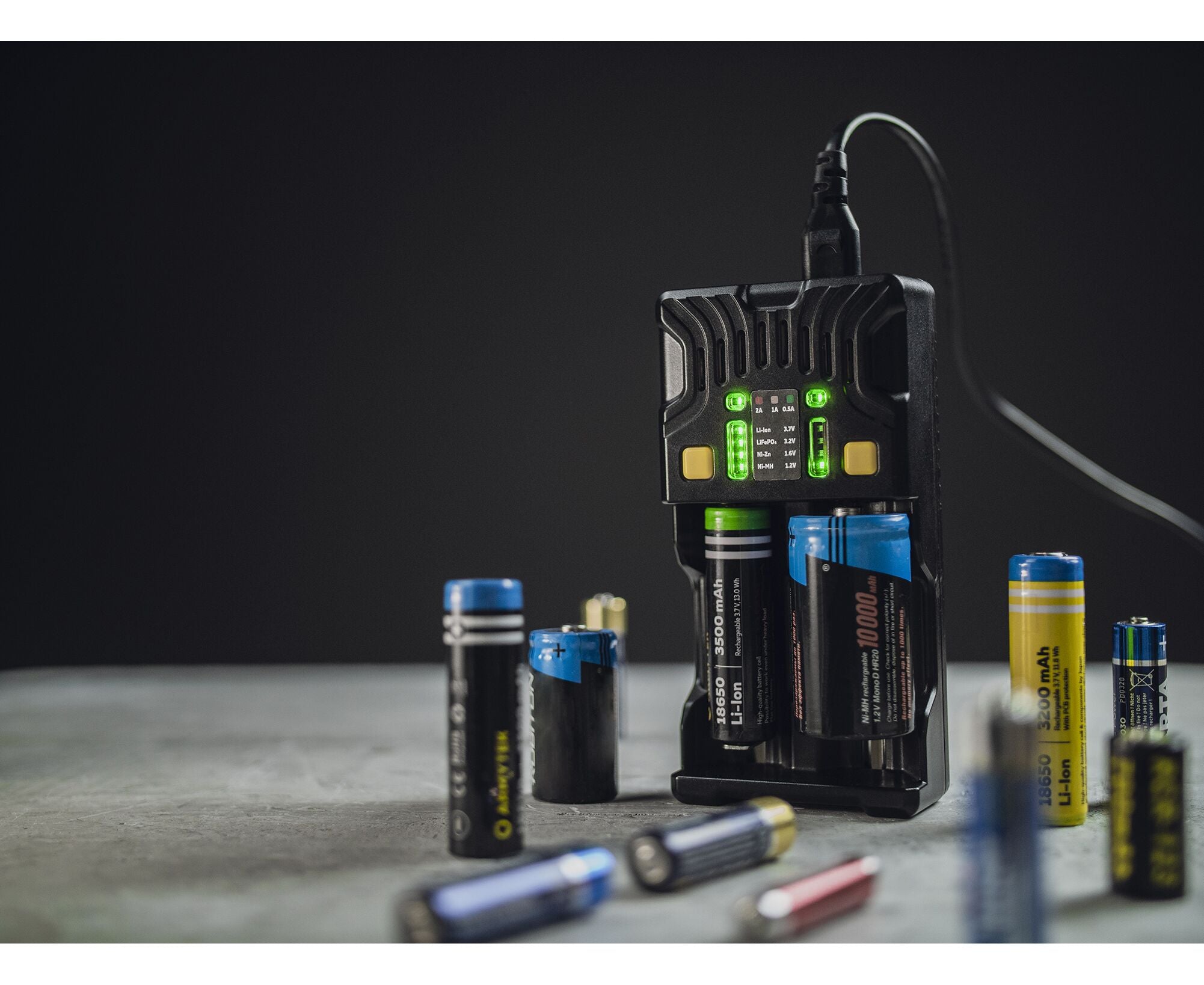 Armytek | Ladegerät |  Uni C2 Steckertyp C + Fahrzeugadapter